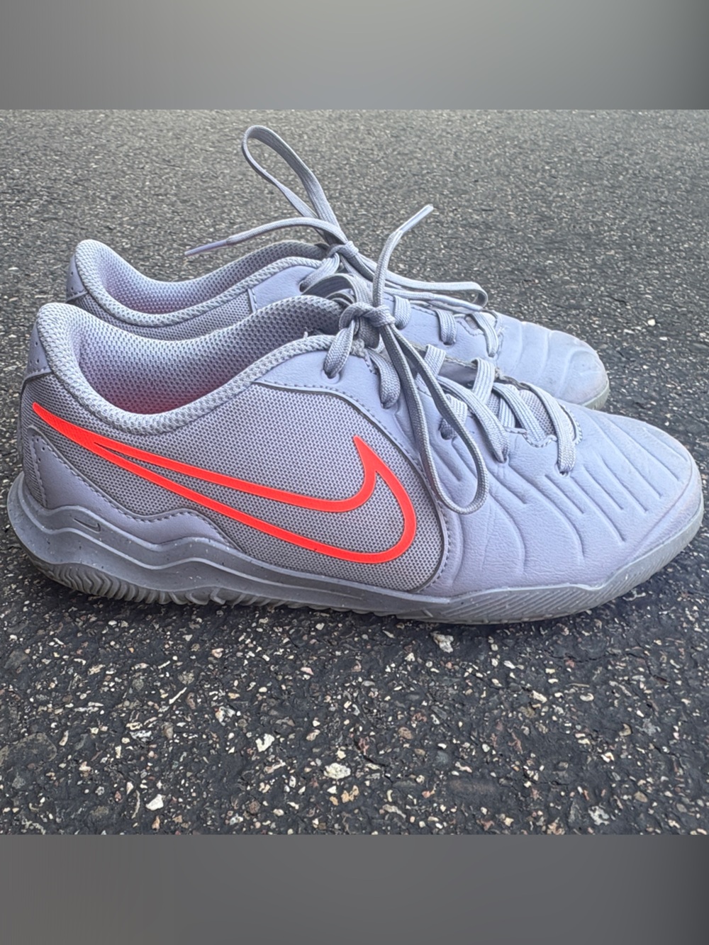 Nike Youth Indoor Soccer Shoes - Size 3